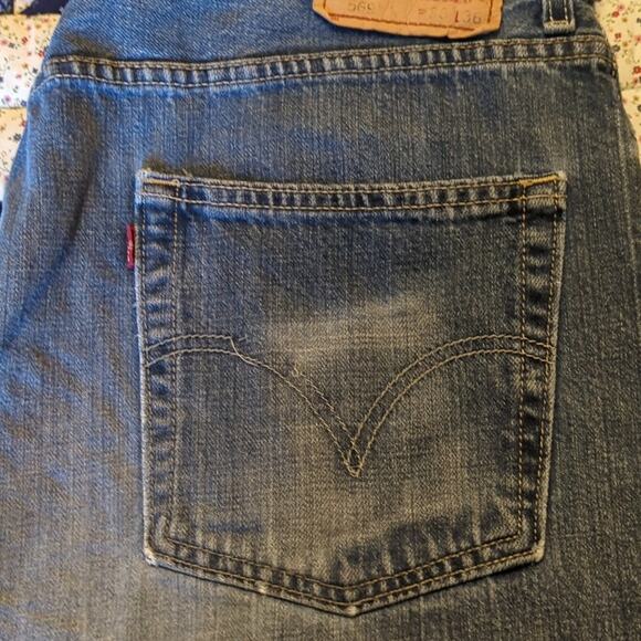 Levi's Cut Off Loose Straight 569 Jean Shorts Waist 36 Distressed - Picture 8 of 9